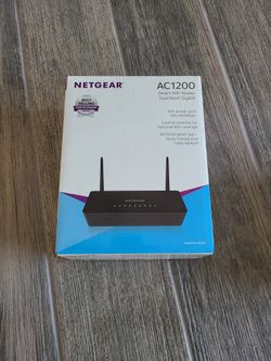Net gear Ac1200 WiFi Router. Like New. No Issues
