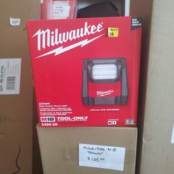 Milwaukee M18 Rover Dual Power Flood Light,,(2366-20)