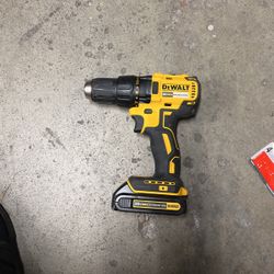Dewalt Drill With Battery 