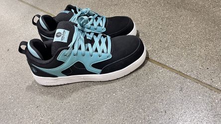 Women Volcom Sneakers Like New