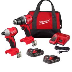 Milwaukee M18 Drill Set With Batteries And Charger (bag Too)