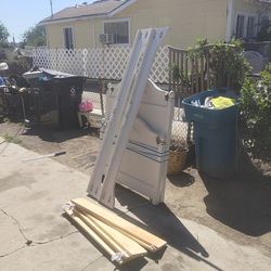 Sturdy Twin Sized Bed 