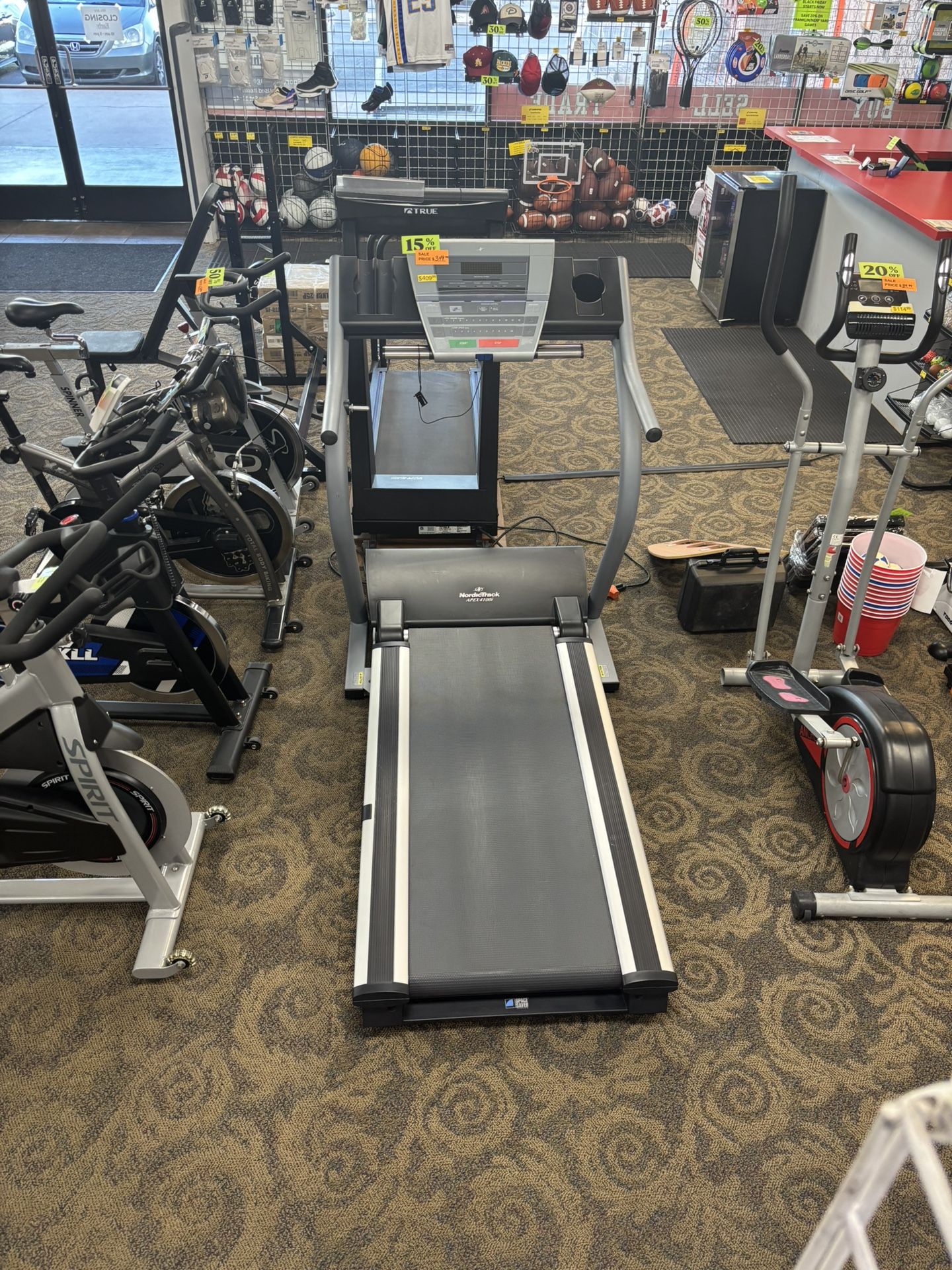 Nordic track Apex 4100i Treadmill (used)