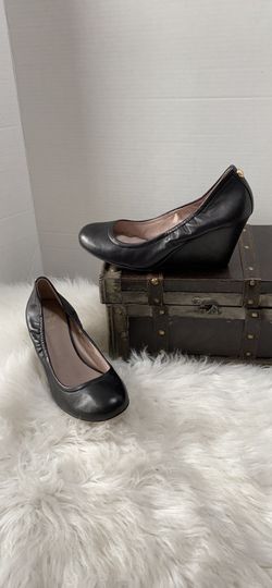 Vince Camuto Elmay black leather round toe slip on scrunch wedge heels 7.5 B