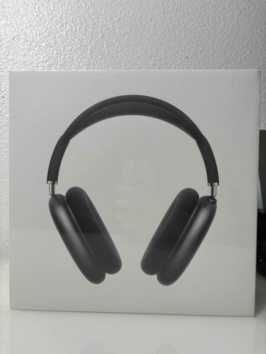 Apple AirPods Max - Space Gray (Excellent Condition)
