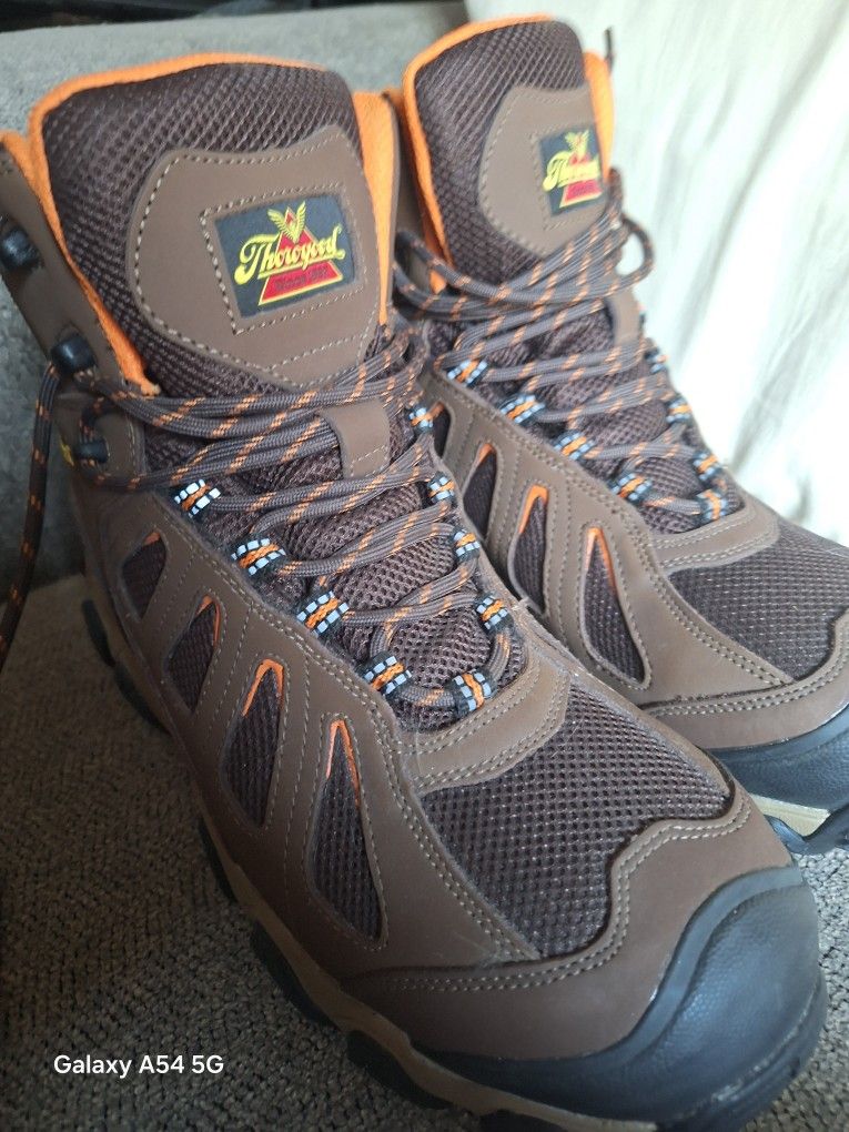 **π₯ FOR SALE: Thorogood Menβs Crosstrex Series Waterproof Safety Toe Hiking Boots
