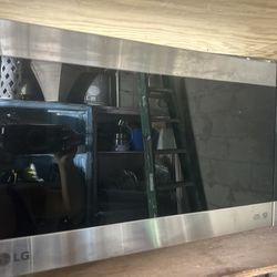 Microwave LG- Smart Inverter —— $75