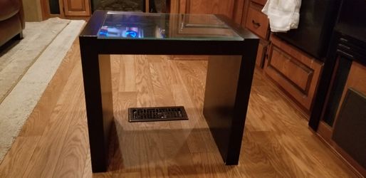 Corner table