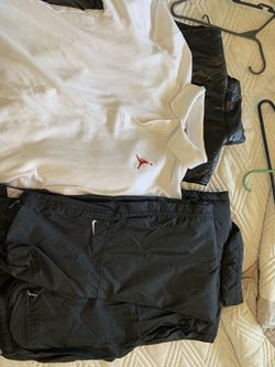 Preowned Nike Jordan’s pants and polo both size your medium I’m excellent condition