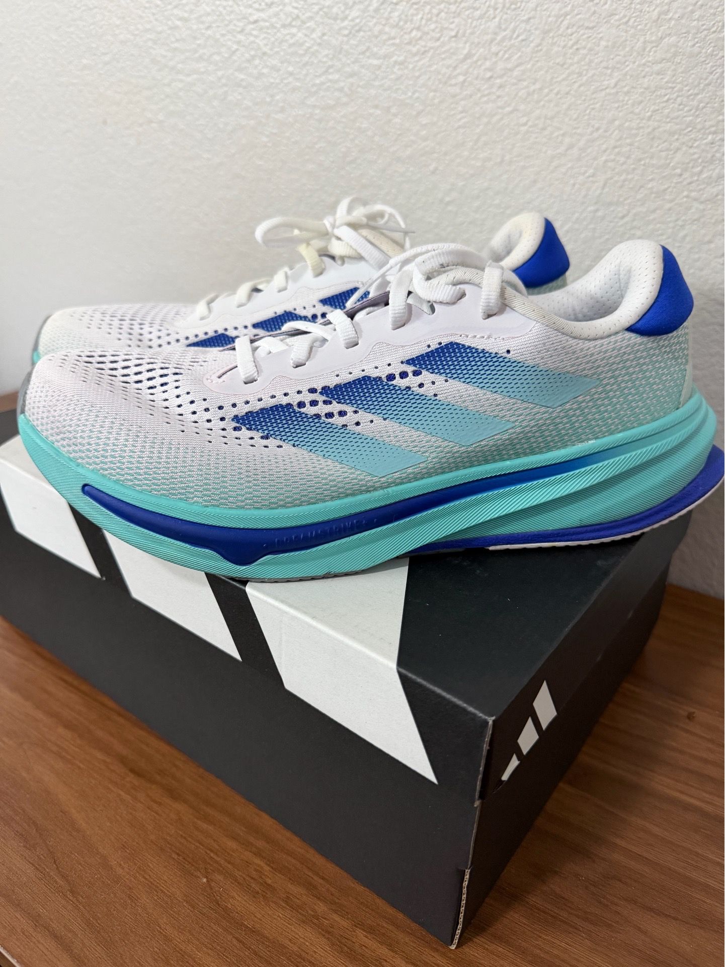 Mens adidas supernova rise size 8.5 running shoes
