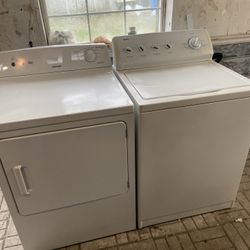 EXCELLENT RUNNING SUPER LOAD SIZE KENMORE WASHER & G.E. HOTPOINT ELECTRIC DRYER. BOTH RUN LIKE BRAND NEW! NO ISSUES WITH EITHER!