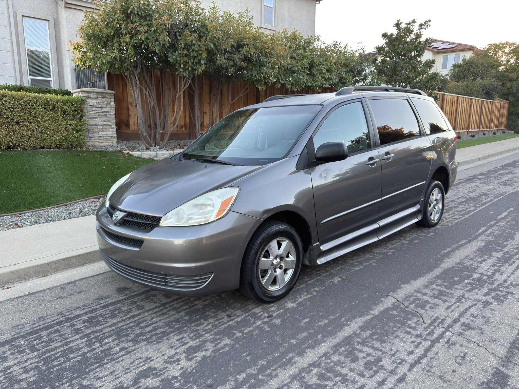 2004 Toyota Sienna