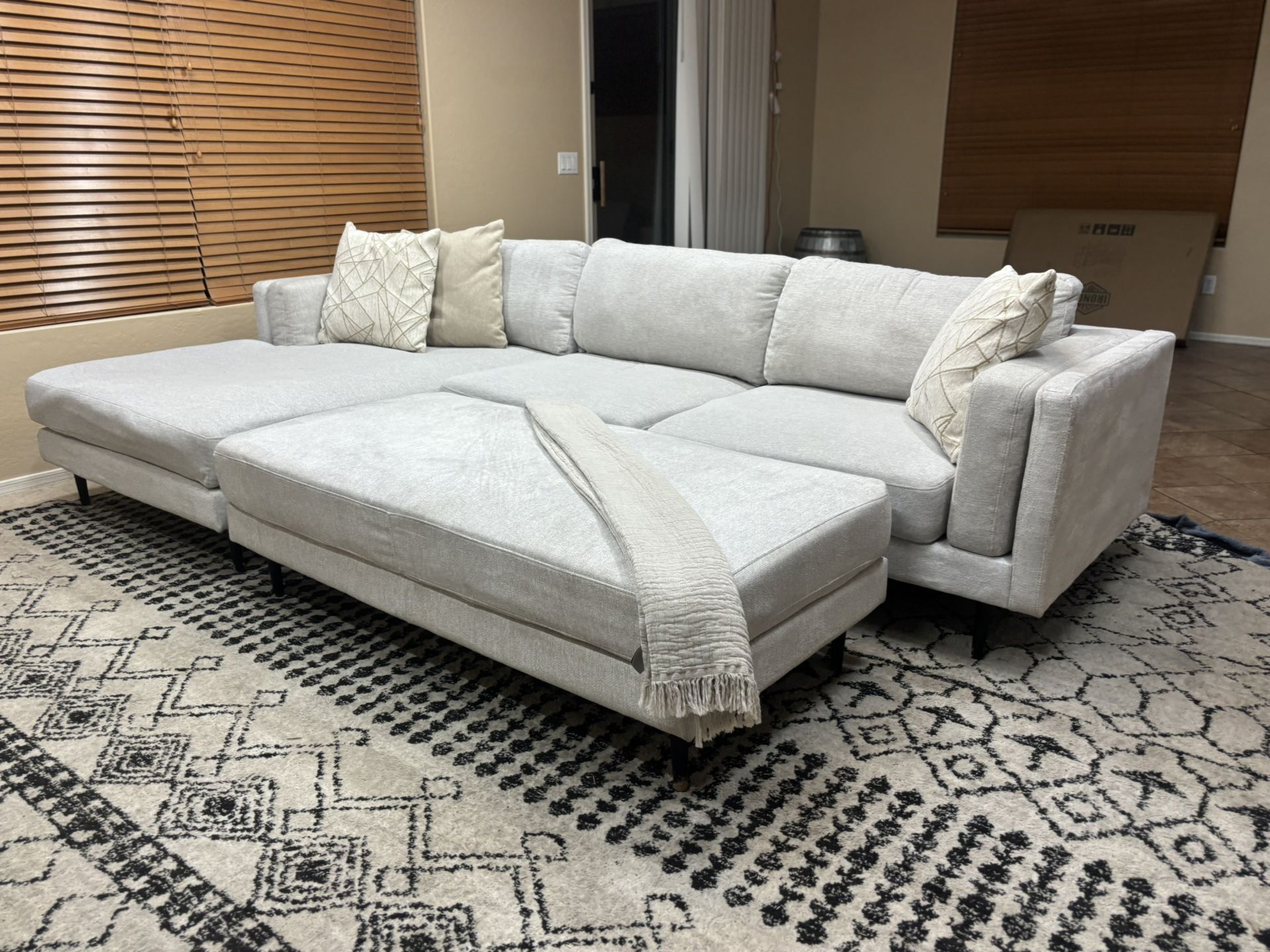 Living Spaces 2-Piece Sectional W Ottoman