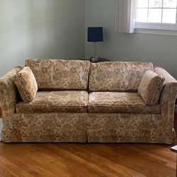 FREE FURNITURE 