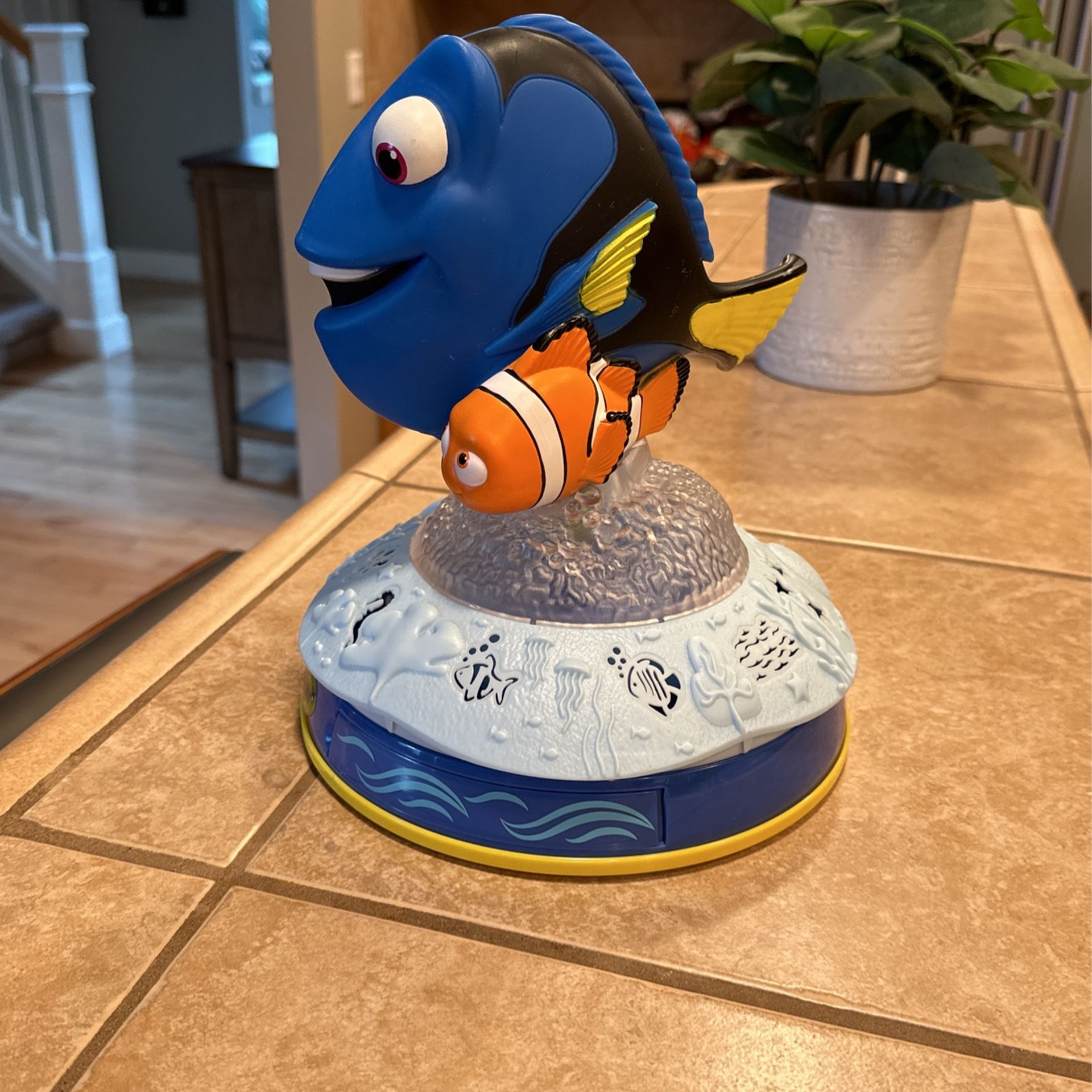 Finding Dory with Nemo Rotating Night Light w / Sounds Disney Pixar