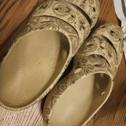 Keen Slides - M13 - Worn <1 Hour