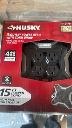 4 -Outlet power strip with cord wrap