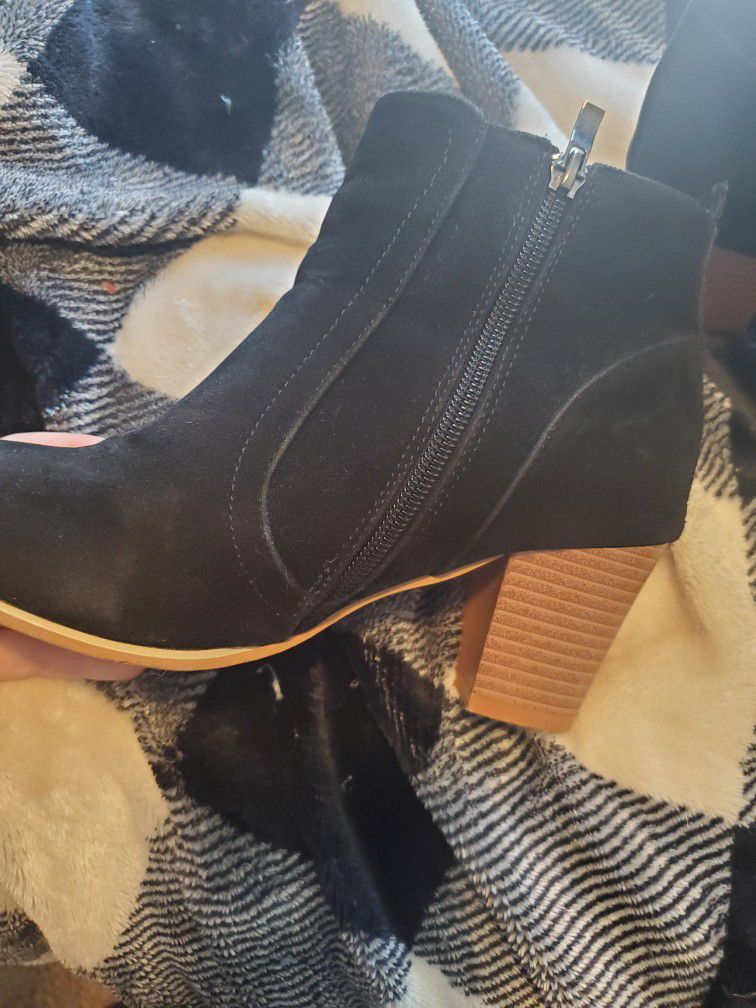 Black Velvet Ankle Heel Boots Size 37 ( 6) But Fit Like Size 7black 