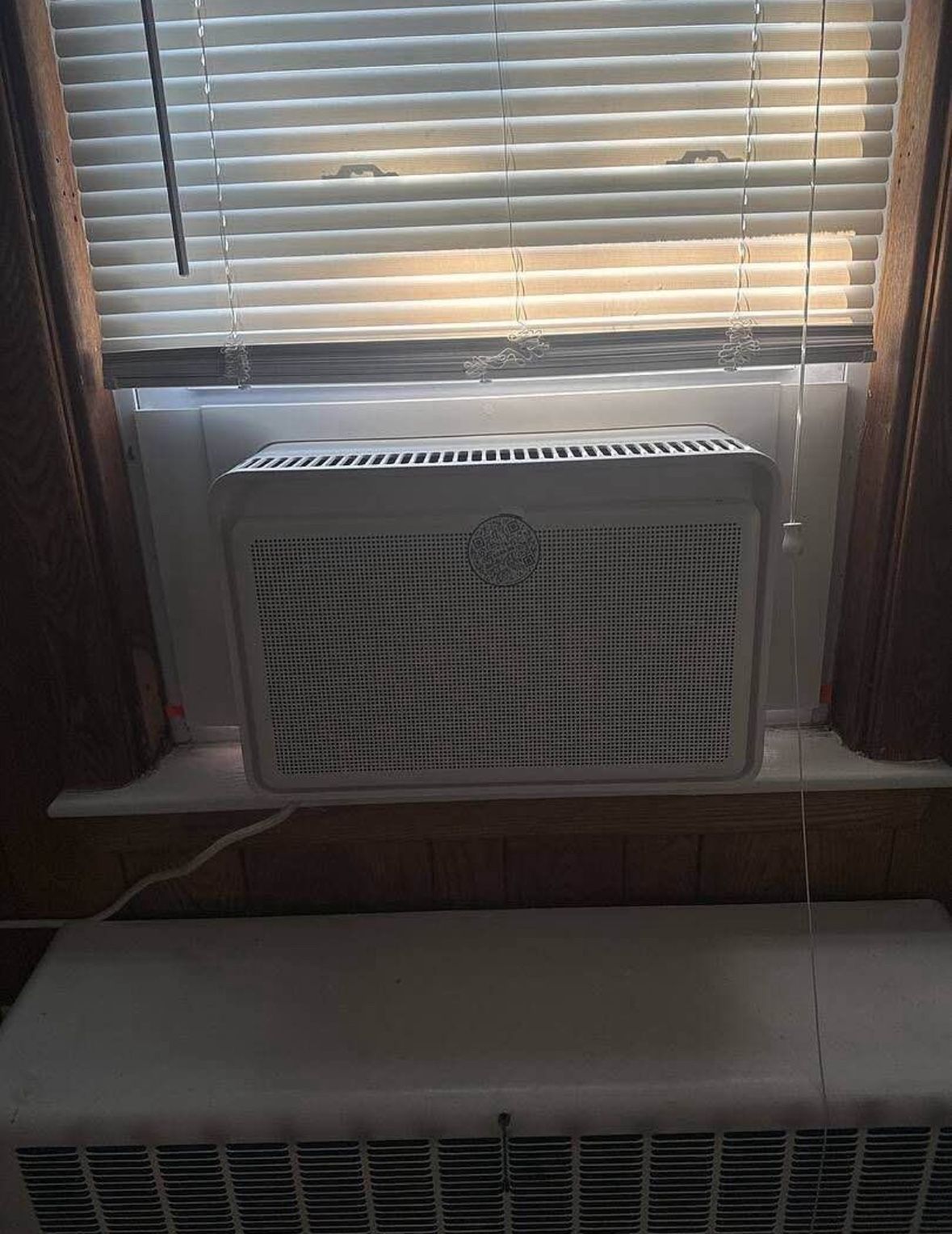 LIKE NEW AC UNIT