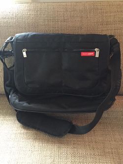 Skip hop messenger diaper bag