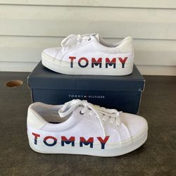 Tommy Hilfiger TWBLASEE Women's White Canvas Designer Sneakers size 8.5