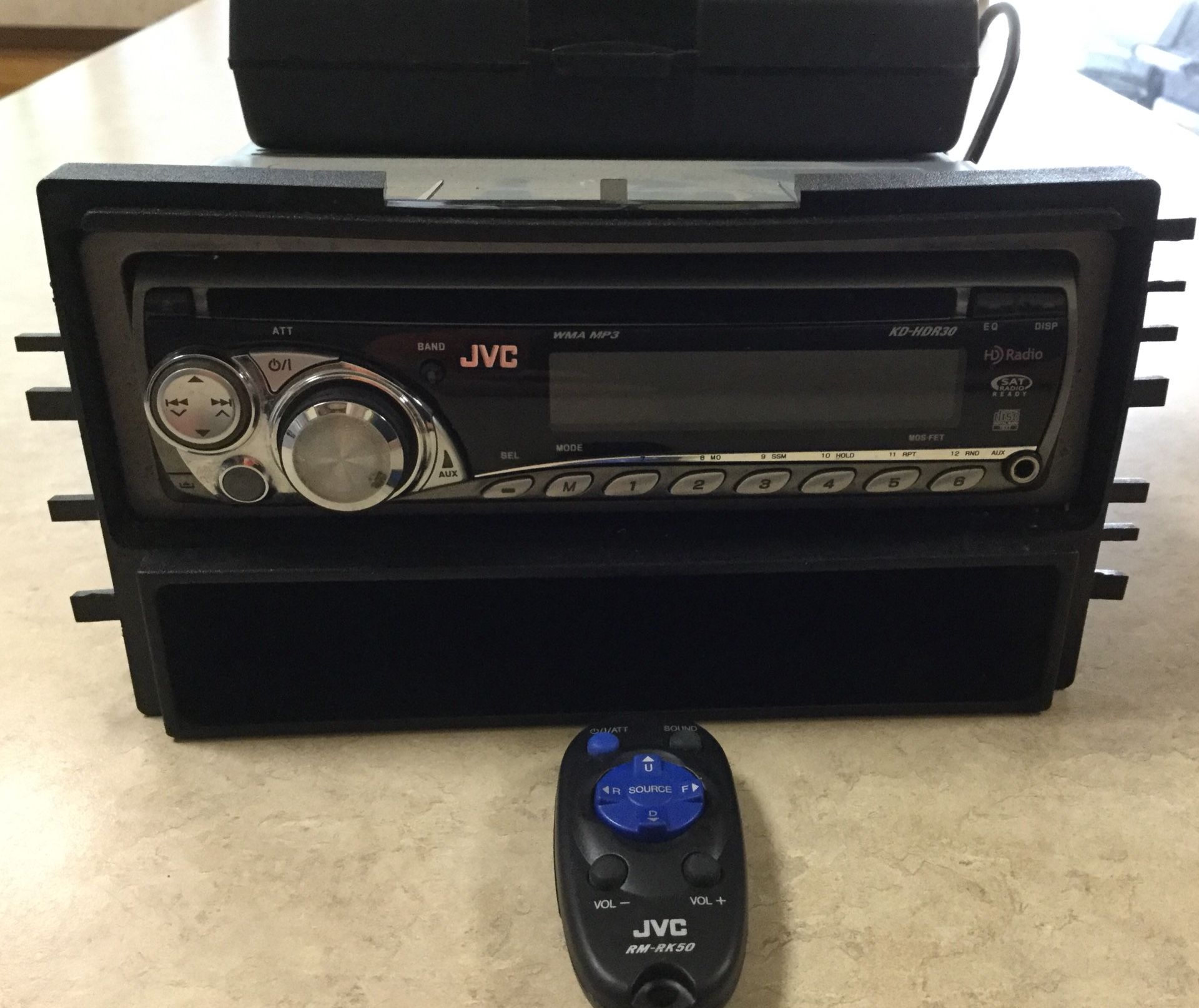 JVC KDR30 car stereo w/remote and removable faceplate