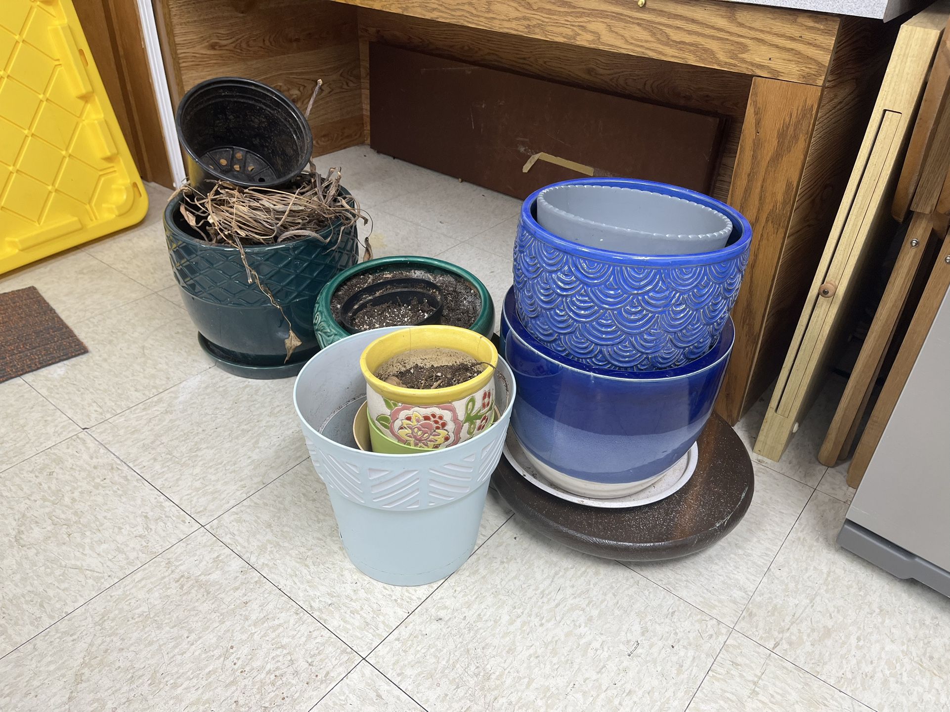 Ceramic pots