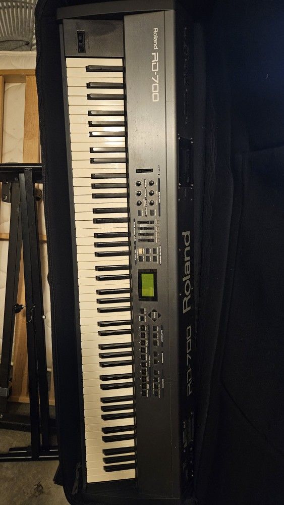 Roland RD 700 Piano Keyboard for Sale in Tarpon Springs, FL - OfferUp