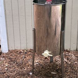 Manual three frame, honey Extractor