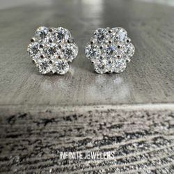 ❄️ 1.49CT VVS 8mm Moissanite Cluster Earrings 
