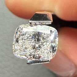 💎 1.59 ct Cushion Cut Lab Diamond – IGI Certified 💎