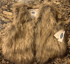 Little girls Old Navy furry vest size 5