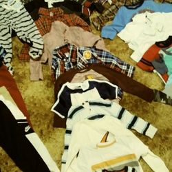 Boys Clothes 3t-4t 100+ Pieces 25$