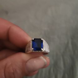 Silver Ring With Saphire 