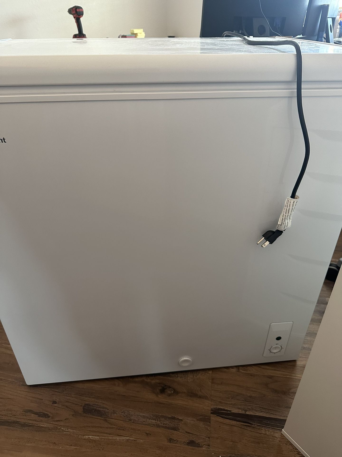 Hotpoint 6.9-cu ft Manual Defrost Chest Freezer (White)
