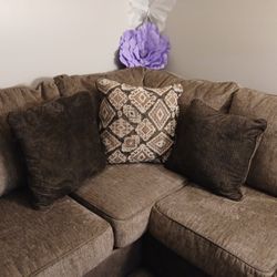 Brown Full Size Sectional With Pillows 
