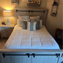 Light Grey Wooden 5-Drawer Dresser With Queen Bed Frame, Footboard, Rails, Headboard