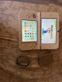 White Nintendo 3ds xl