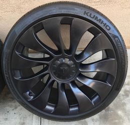 1 Tesla Model Y Uberturbine 21” Performance wheel