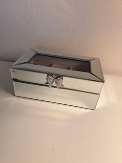 jewelry box.