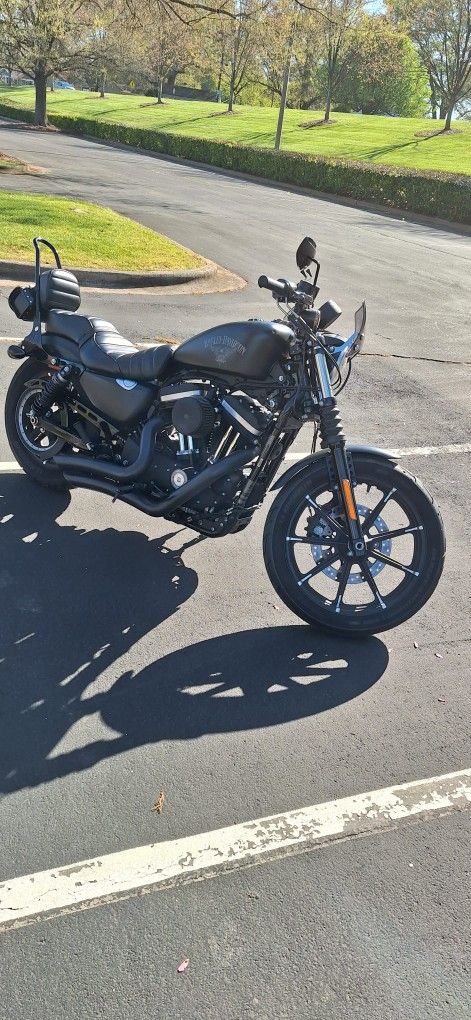 2017 Harley-Davidson Iron 883 Sportster