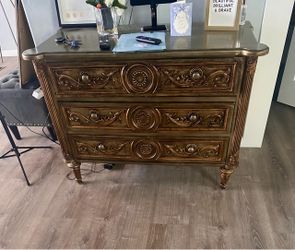 Heavy Solid-Wood Carved 3-Drawer Accent Chest/Dresser