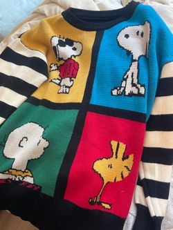 Peanuts, snoopy sweater , brand new , size xs-s