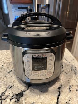 6 Qt 7-in-1 Multi Use Programmable Pressure Cooker Instant Pot 