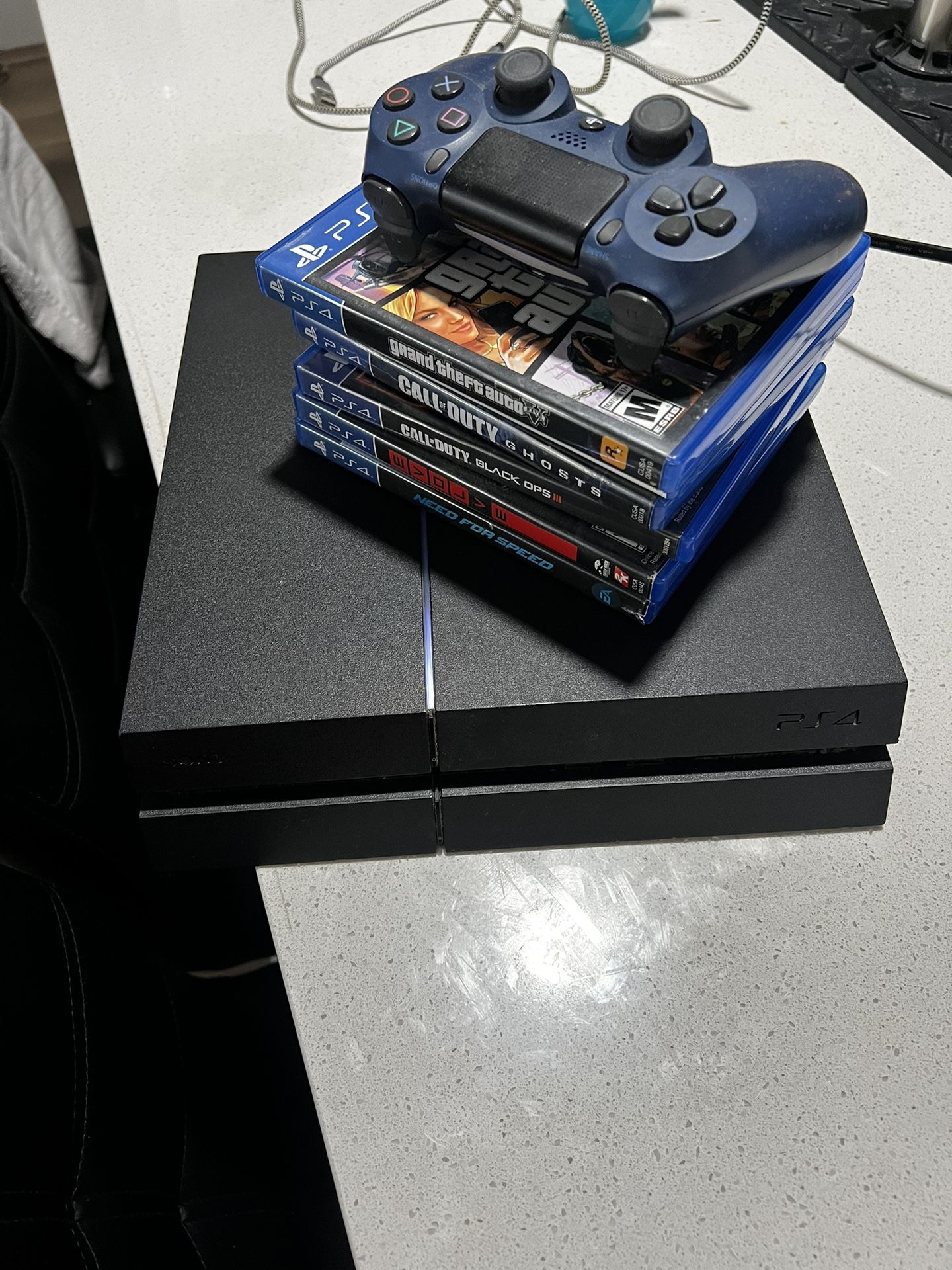 Playstation 4 and 6 games!