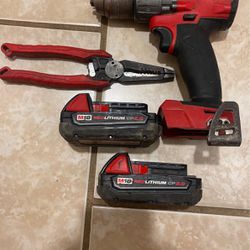 Milwaukee Hammer Drill With Battery’s 