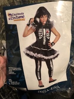 Halloween costume size Small 6x
