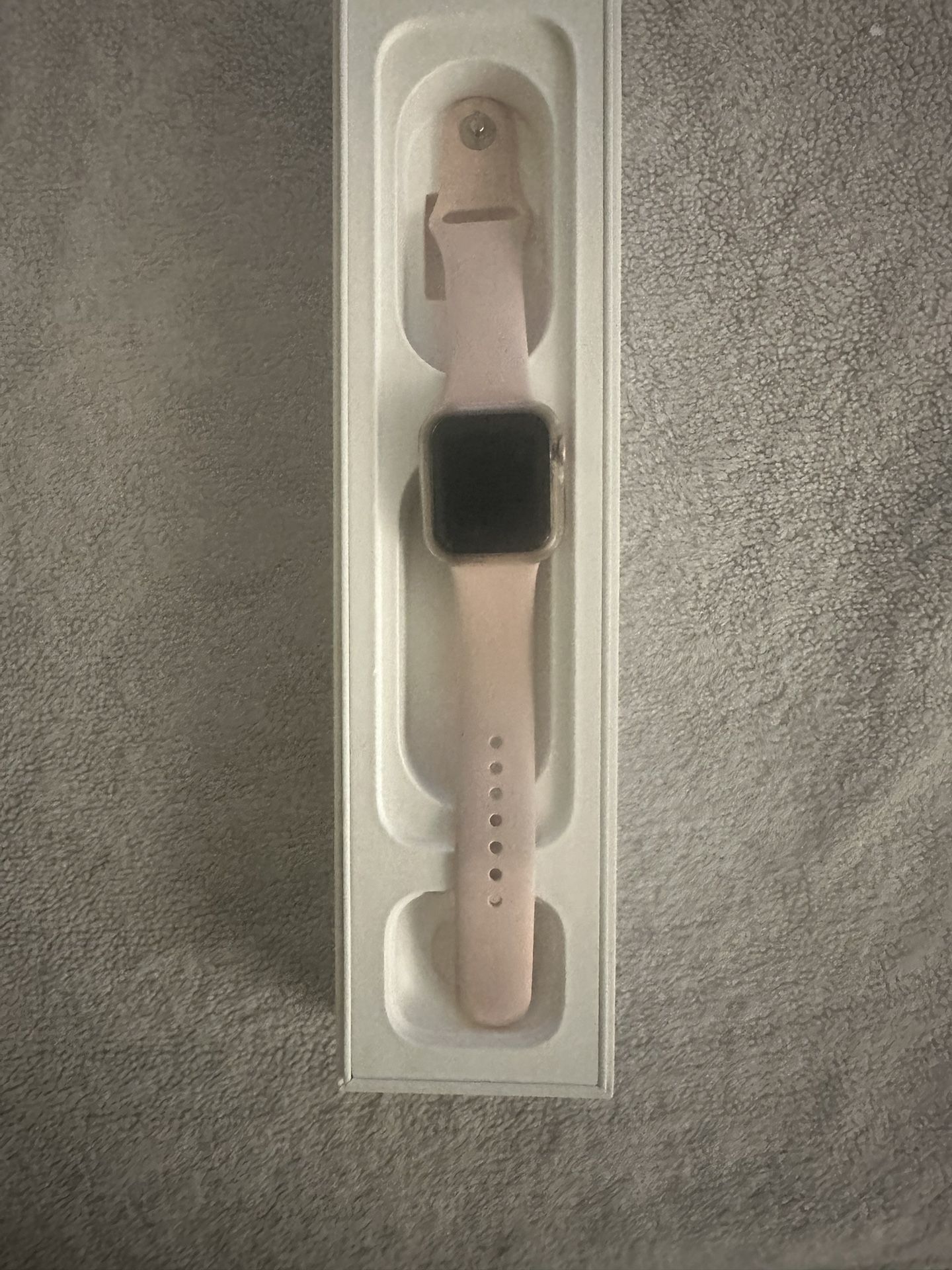 Apple Watch SERIES 5 Gold Aluminum Case Pink Sand Sport Band 