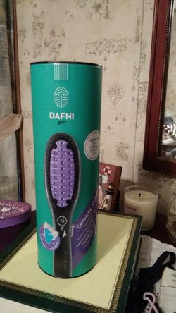 Dafni go hair straightening brush