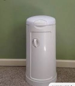 Munchkin diaper pail
